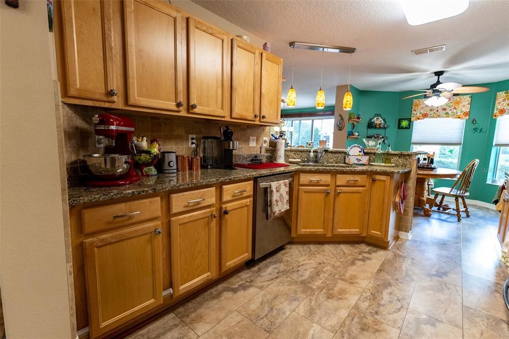 En Venta: $271,000 (2 camas, 2 baños, 1800 Pies cuadrados)