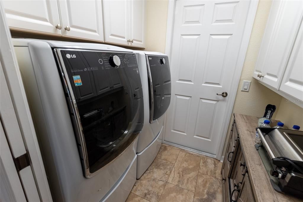 En Venta: $271,000 (2 camas, 2 baños, 1800 Pies cuadrados)