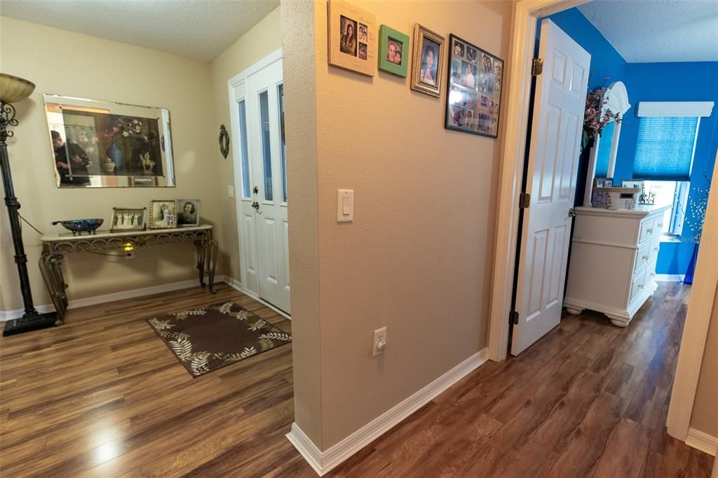 En Venta: $271,000 (2 camas, 2 baños, 1800 Pies cuadrados)
