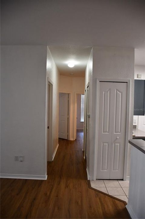 В аренду: $2,100 (4 спален, 2 ванн, 1313 Квадратных фут)