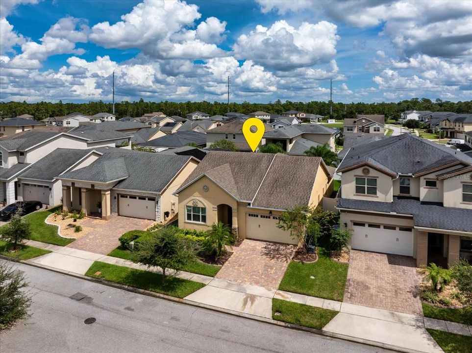 For Sale: $560,000 (4 beds, 2 baths, 2077 Square Feet)