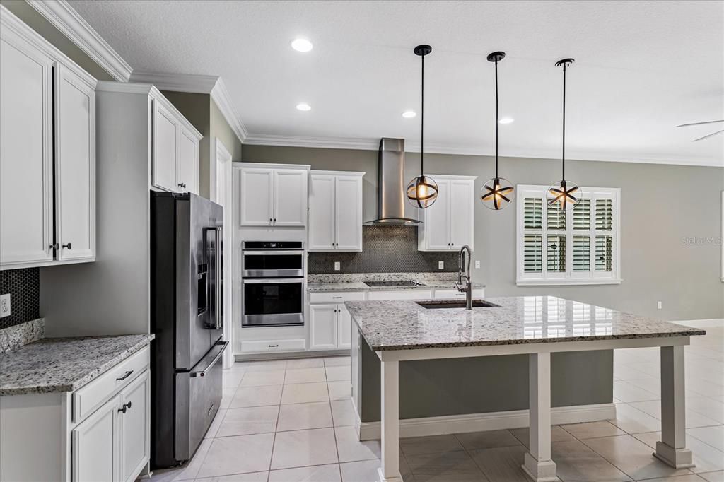 For Sale: $560,000 (4 beds, 2 baths, 2077 Square Feet)