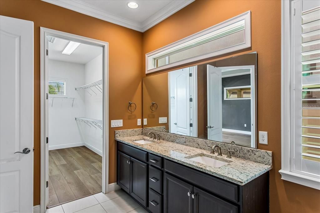 For Sale: $560,000 (4 beds, 2 baths, 2077 Square Feet)