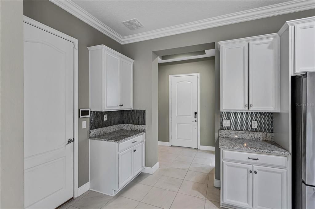 For Sale: $560,000 (4 beds, 2 baths, 2077 Square Feet)