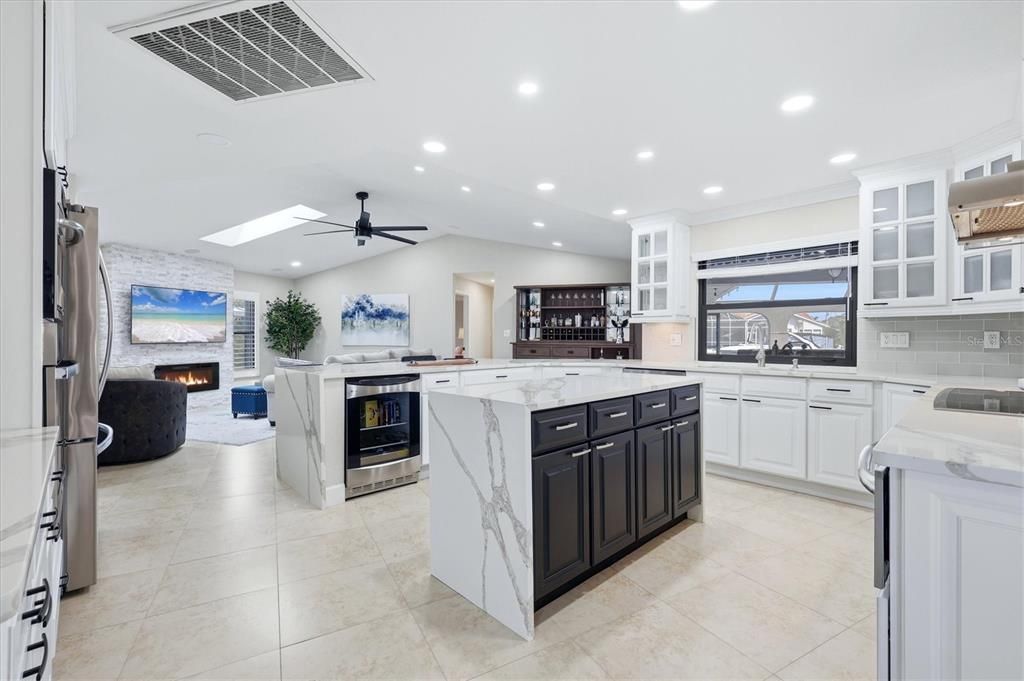 Activo con contrato: $869,000 (3 camas, 2 baños, 2156 Pies cuadrados)
