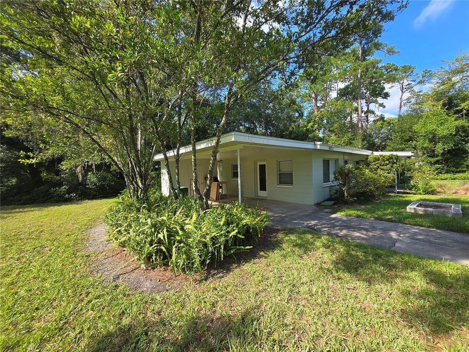 For Rent: $1,300 (2 beds, 1 baths, 1650 Square Feet)