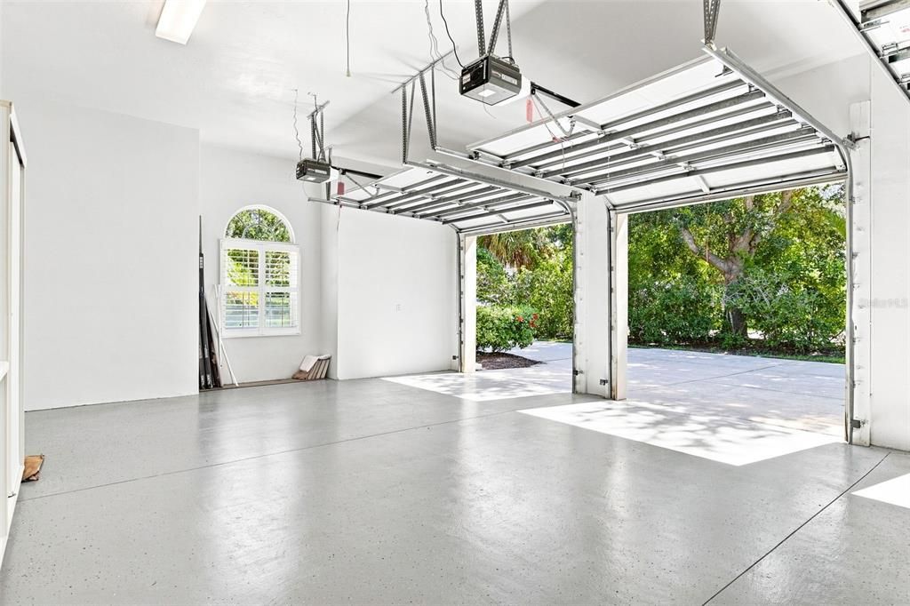 For Sale: $1,399,000 (3 beds, 3 baths, 2695 Square Feet)