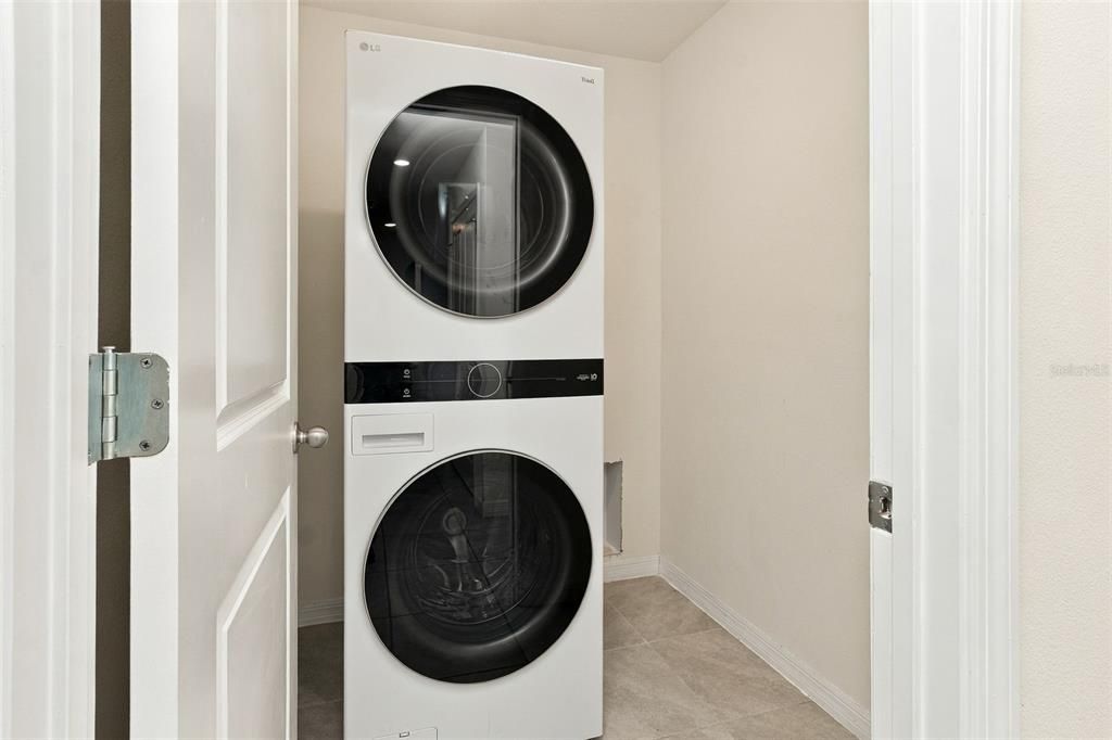For Rent: $2,095 (3 beds, 2 baths, 1419 Square Feet)
