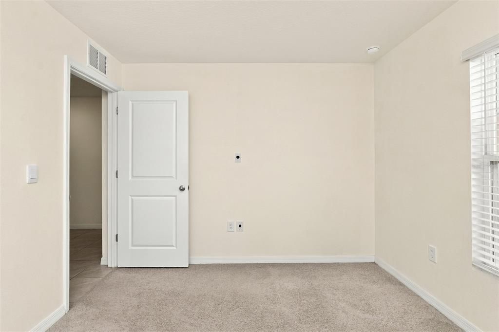 For Rent: $2,095 (3 beds, 2 baths, 1419 Square Feet)