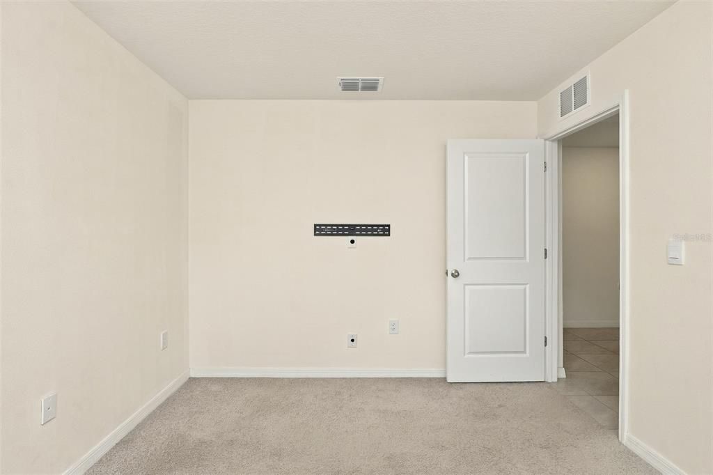 For Rent: $2,095 (3 beds, 2 baths, 1419 Square Feet)