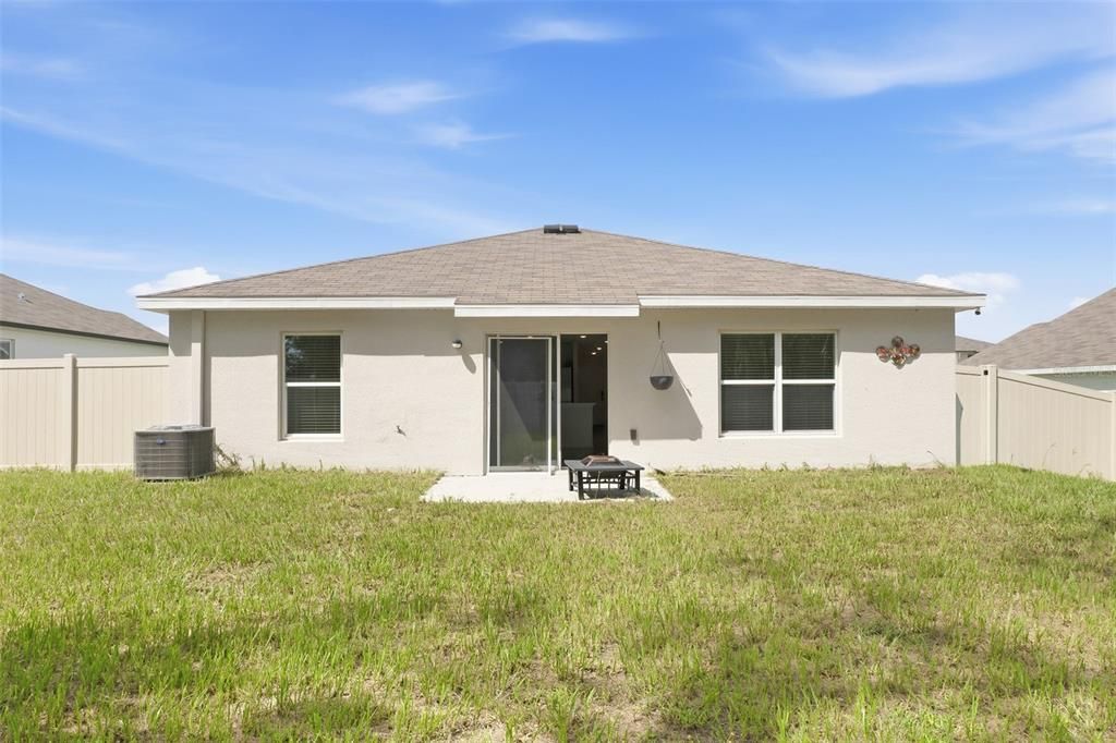 For Rent: $2,095 (3 beds, 2 baths, 1419 Square Feet)