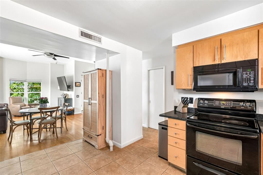 For Rent: $3,200 (2 beds, 2 baths, 1296 Square Feet)
