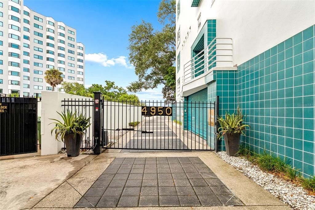 For Rent: $3,200 (2 beds, 2 baths, 1296 Square Feet)
