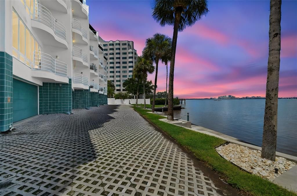For Rent: $3,200 (2 beds, 2 baths, 1296 Square Feet)