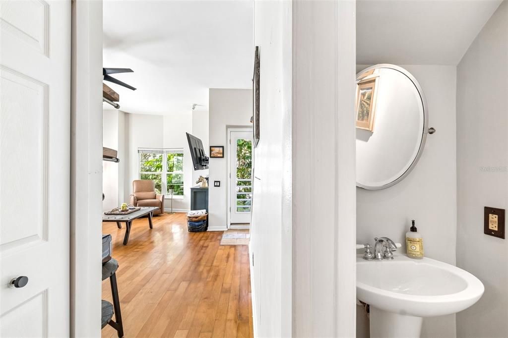 For Rent: $3,200 (2 beds, 2 baths, 1296 Square Feet)