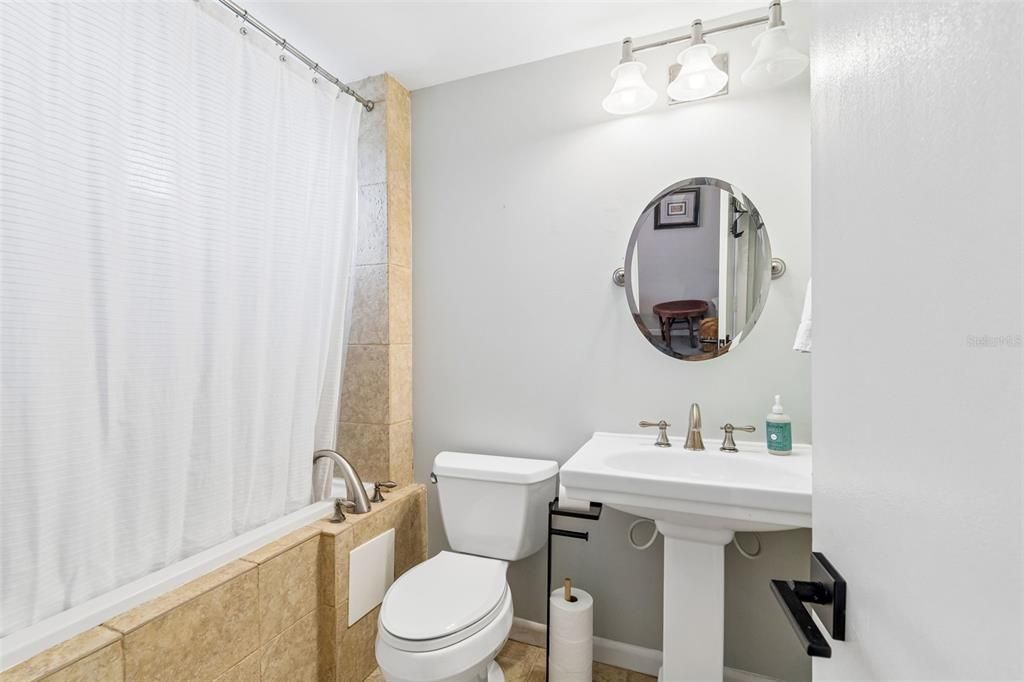 For Rent: $3,200 (2 beds, 2 baths, 1296 Square Feet)