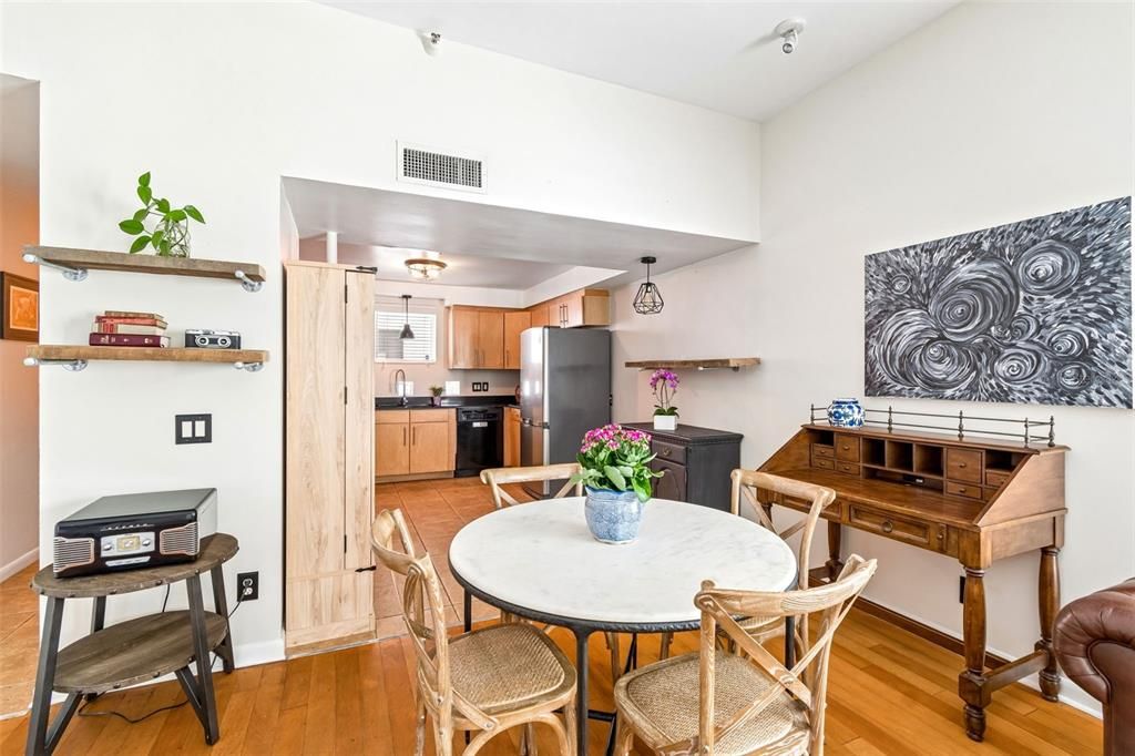 For Rent: $3,200 (2 beds, 2 baths, 1296 Square Feet)