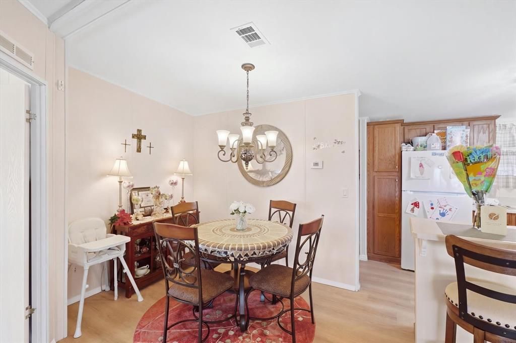 For Sale: $165,000 (3 beds, 2 baths, 1296 Square Feet)
