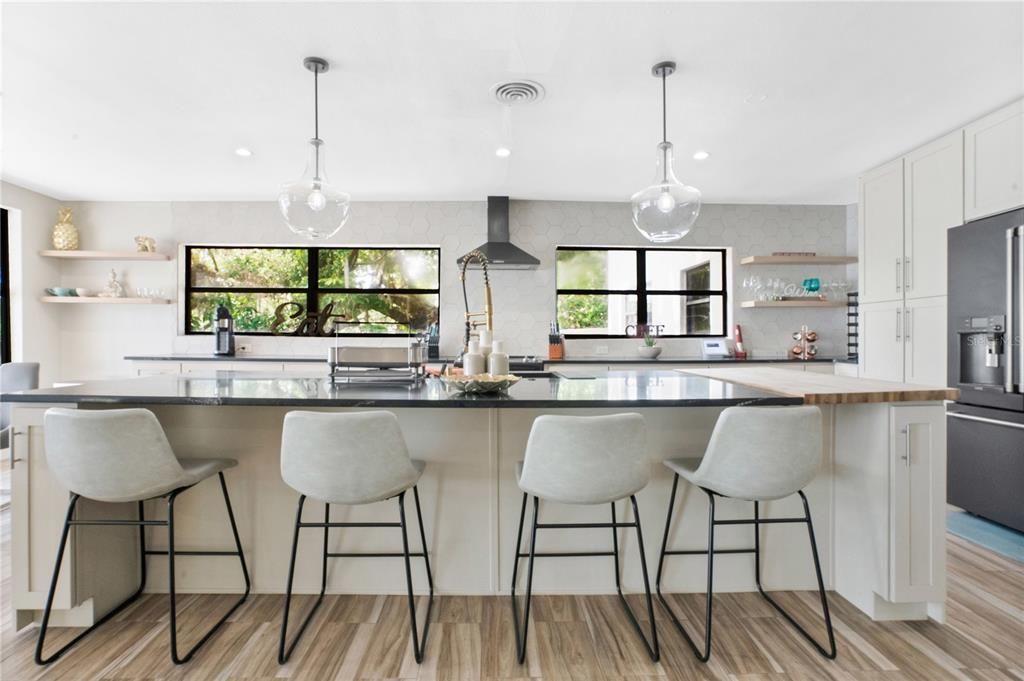 En Venta: $799,999 (4 camas, 3 baños, 2310 Pies cuadrados)