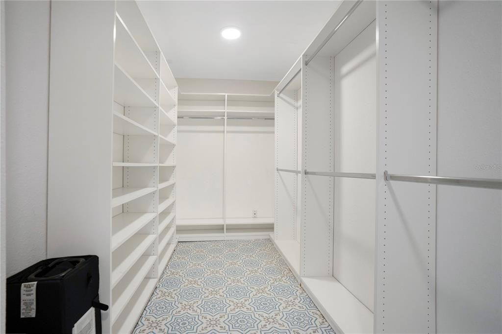 En Venta: $799,999 (4 camas, 3 baños, 2310 Pies cuadrados)