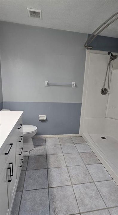 En Renta: $2,400 (4 camas, 3 baños, 1969 Pies cuadrados)