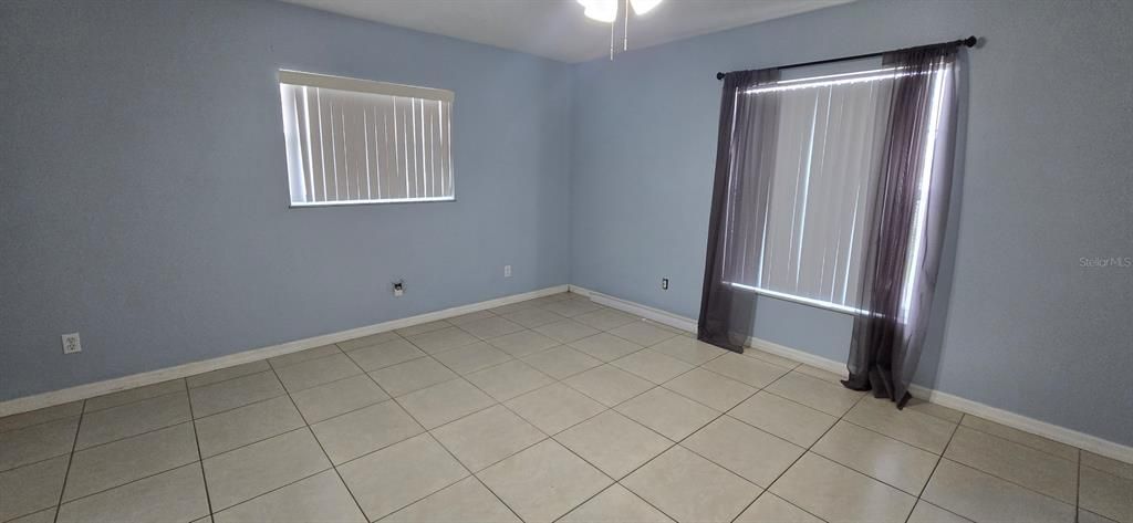 En Renta: $2,400 (4 camas, 3 baños, 1969 Pies cuadrados)