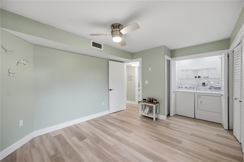 For Sale: $324,900 (2 beds, 2 baths, 1200 Square Feet)