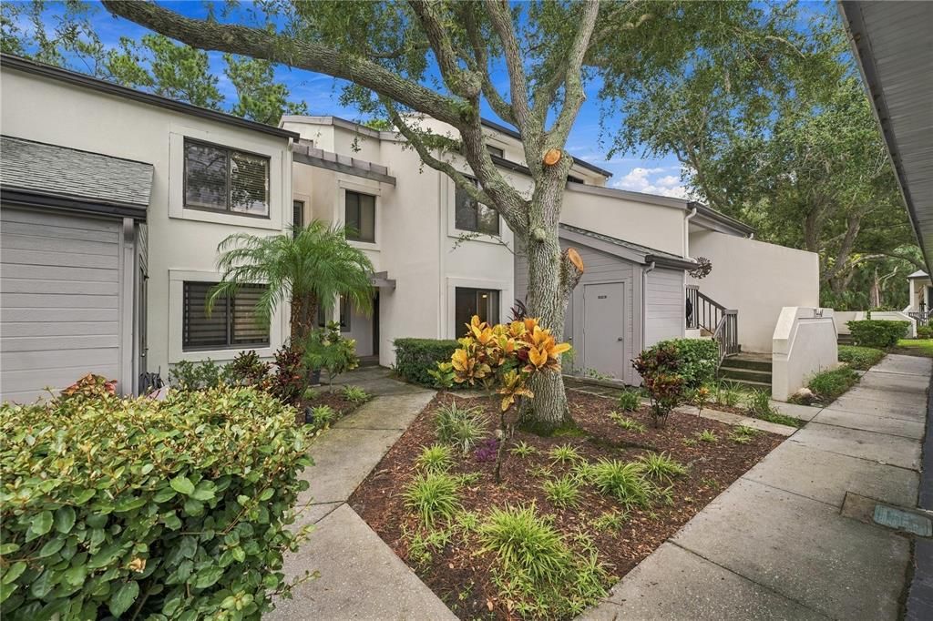For Sale: $324,900 (2 beds, 2 baths, 1200 Square Feet)