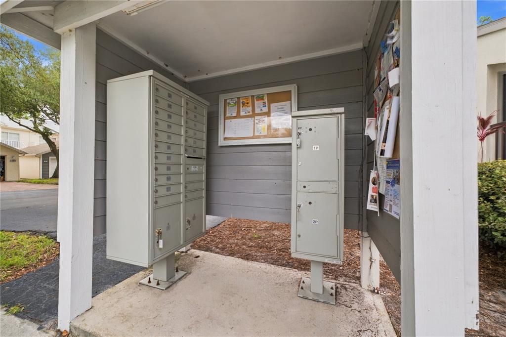 For Sale: $324,900 (2 beds, 2 baths, 1200 Square Feet)