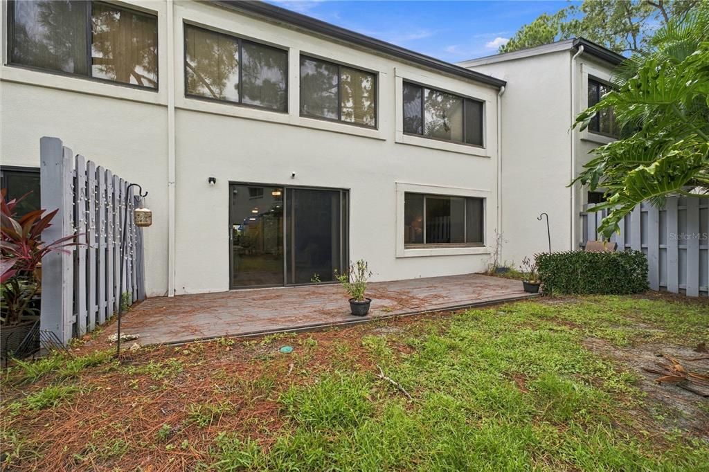 For Sale: $324,900 (2 beds, 2 baths, 1200 Square Feet)