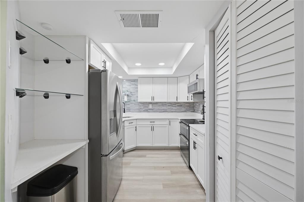 For Sale: $324,900 (2 beds, 2 baths, 1200 Square Feet)