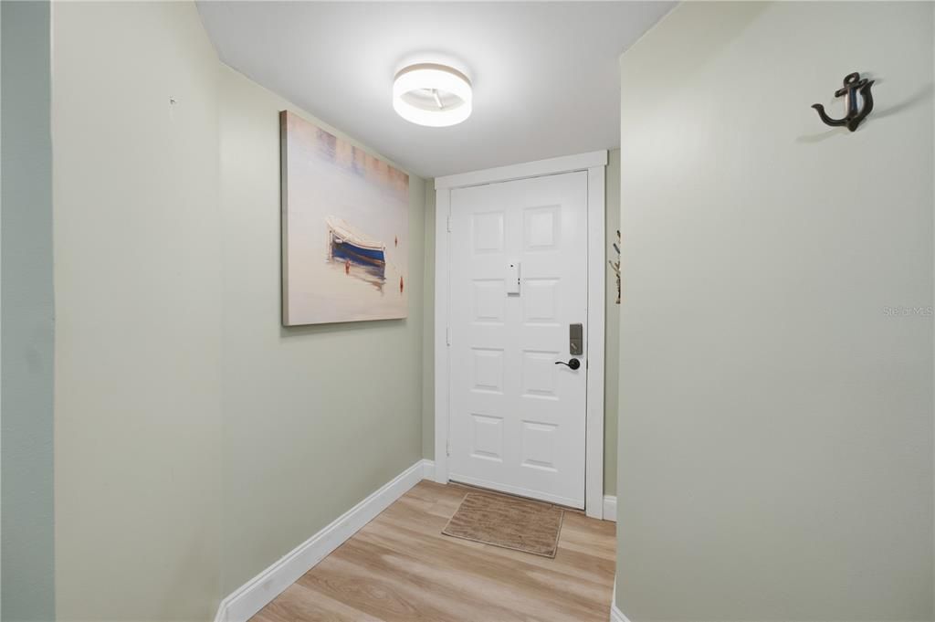 For Sale: $324,900 (2 beds, 2 baths, 1200 Square Feet)