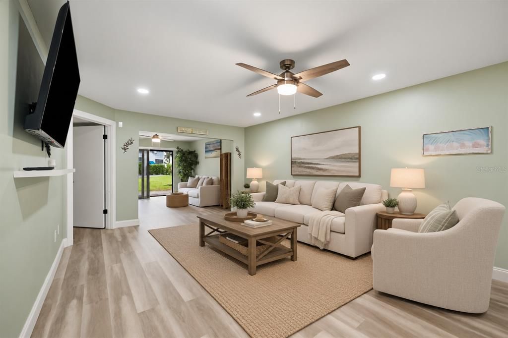 For Sale: $324,900 (2 beds, 2 baths, 1200 Square Feet)