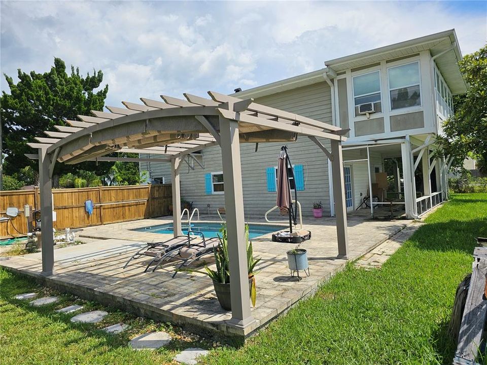 For Sale: $355,000 (2 beds, 2 baths, 1344 Square Feet)