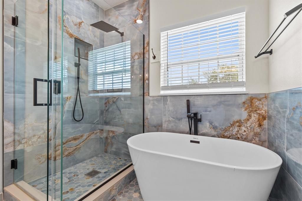 For Rent: $3,500 (3 beds, 2 baths, 2013 Square Feet)