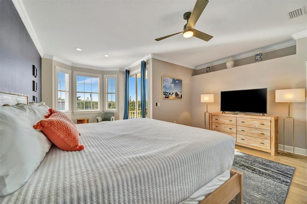 : $2,349,000 (4 camas, 3 baños, 2524 Pies cuadrados)