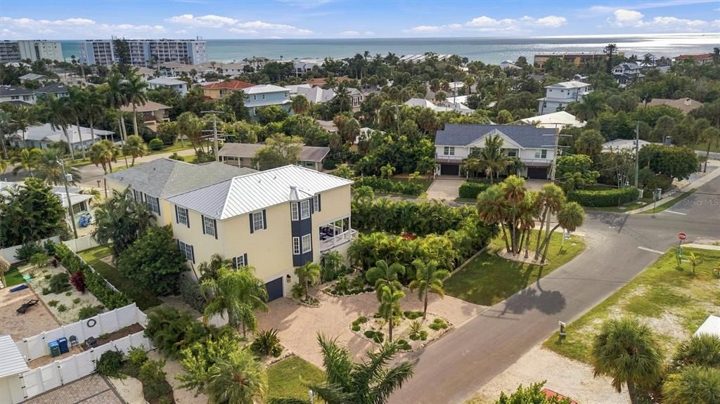 : $2,349,000 (4 camas, 3 baños, 2524 Pies cuadrados)