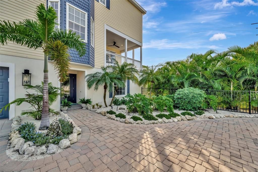 : $2,349,000 (4 camas, 3 baños, 2524 Pies cuadrados)