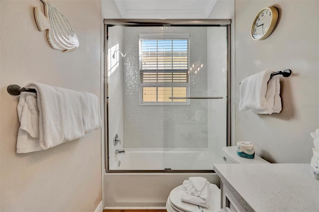 : $2,349,000 (4 camas, 3 baños, 2524 Pies cuadrados)