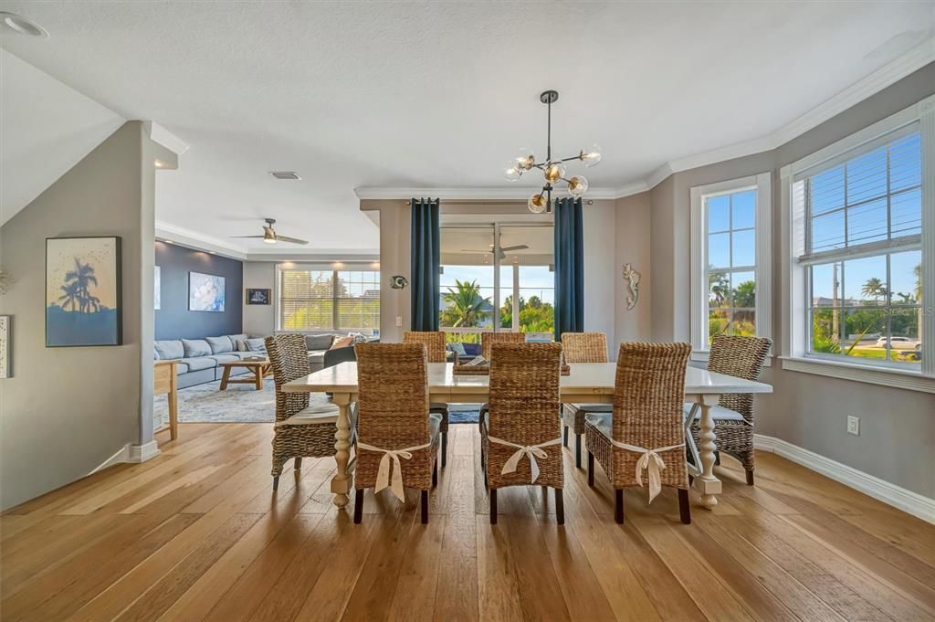 : $2,349,000 (4 camas, 3 baños, 2524 Pies cuadrados)