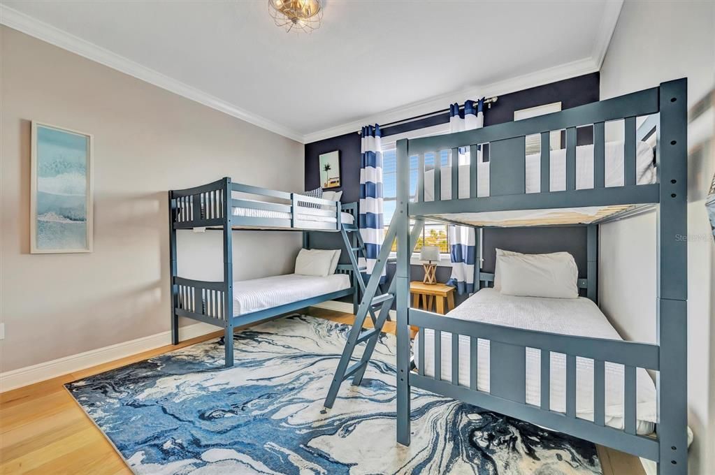 : $2,349,000 (4 camas, 3 baños, 2524 Pies cuadrados)