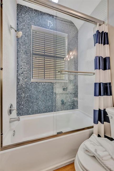 : $2,349,000 (4 camas, 3 baños, 2524 Pies cuadrados)