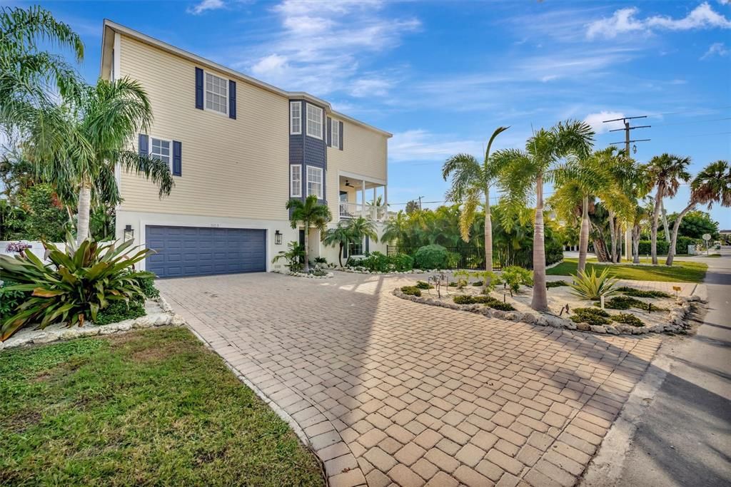 : $2,349,000 (4 camas, 3 baños, 2524 Pies cuadrados)