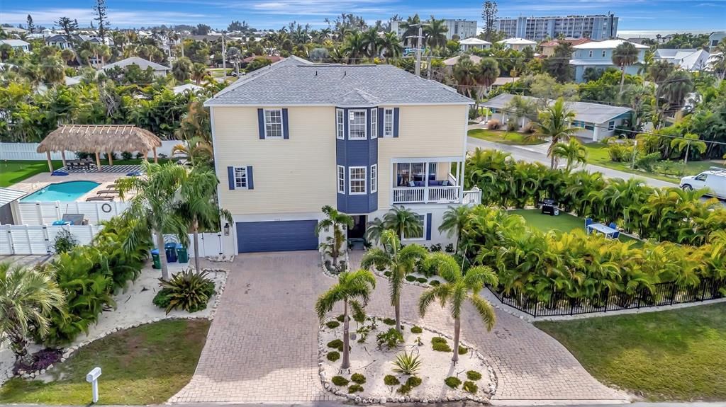 : $2,349,000 (4 camas, 3 baños, 2524 Pies cuadrados)