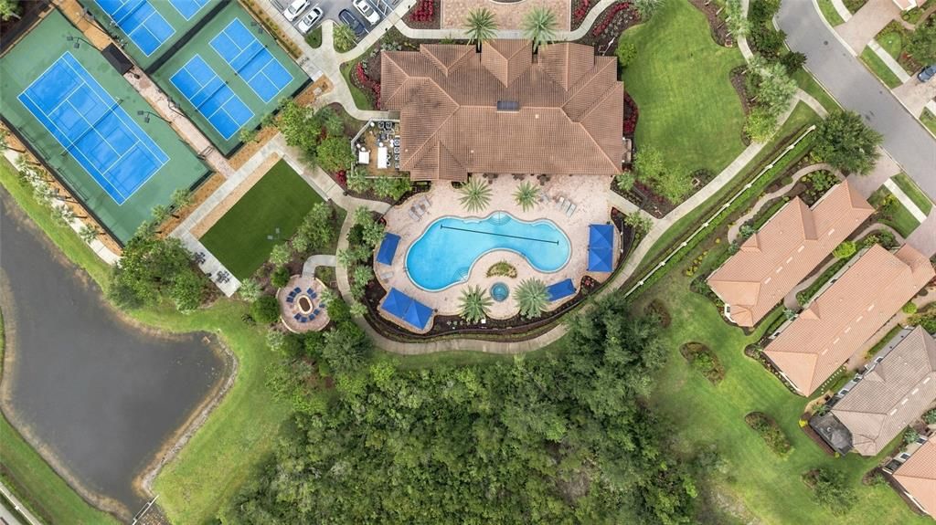 En Venta: $735,000 (3 camas, 3 baños, 2427 Pies cuadrados)