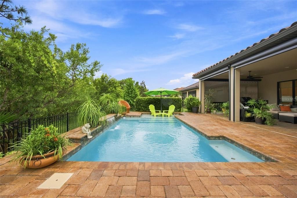 En Venta: $735,000 (3 camas, 3 baños, 2427 Pies cuadrados)