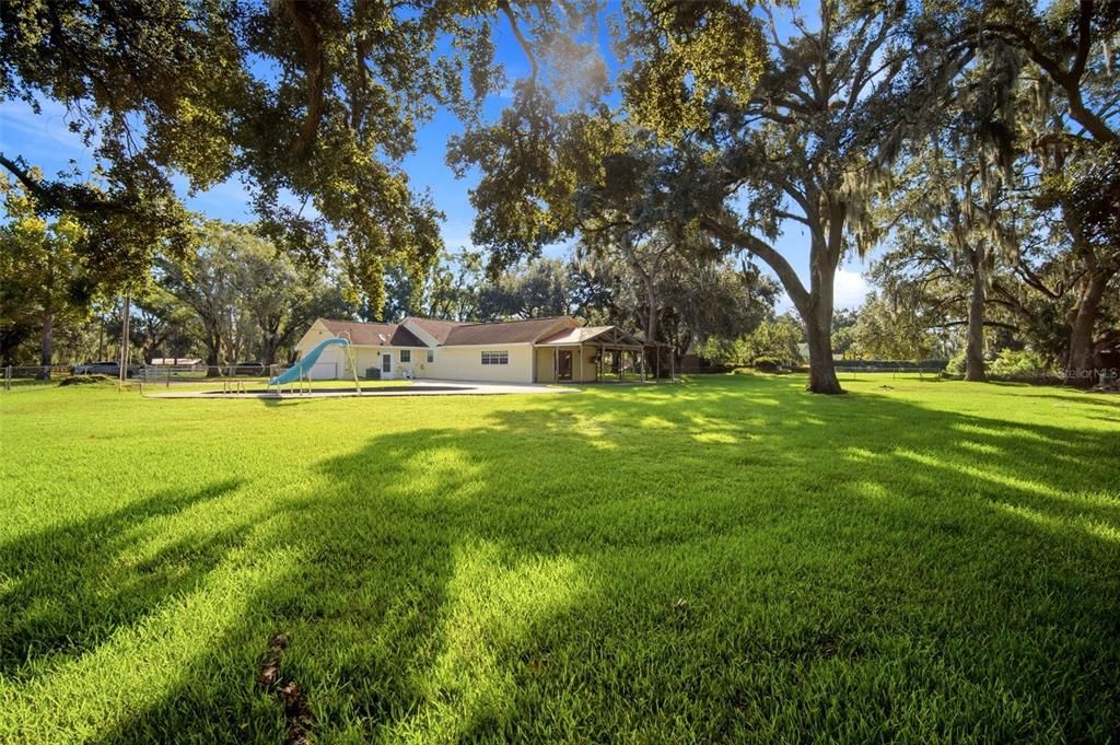 For Sale: $485,000 (3 beds, 2 baths, 2467 Square Feet)