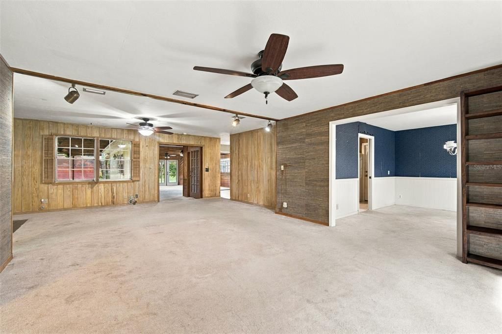 For Sale: $485,000 (3 beds, 2 baths, 2467 Square Feet)