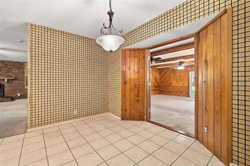 For Sale: $485,000 (3 beds, 2 baths, 2467 Square Feet)