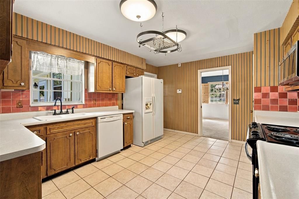 For Sale: $485,000 (3 beds, 2 baths, 2467 Square Feet)